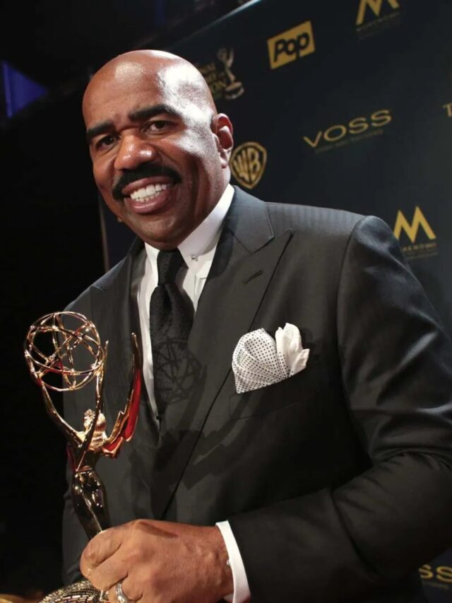 Steve-Harvey-Daytime-Emmy-Award-2015 (1)